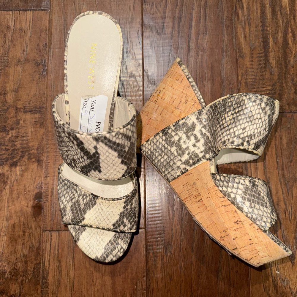 Nine West Snakeskin and Cork Larita Wedges - size 9
